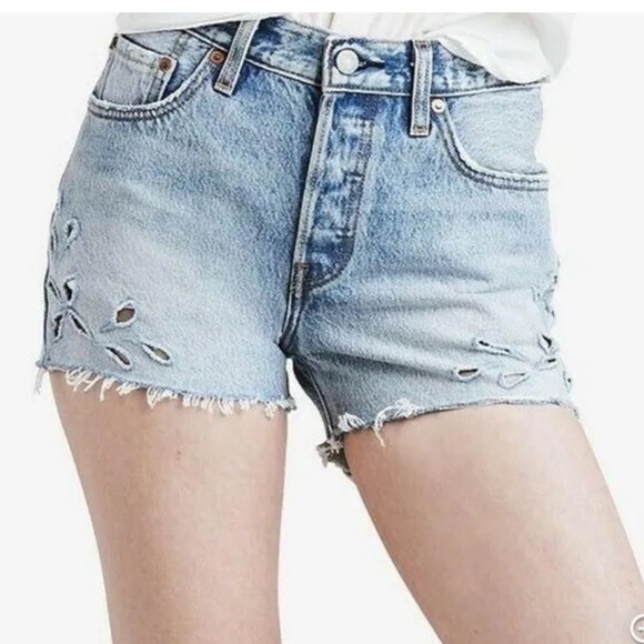 Levi's Floral Cutout Denim Shorts Size 29 - Picture 1 of 6
